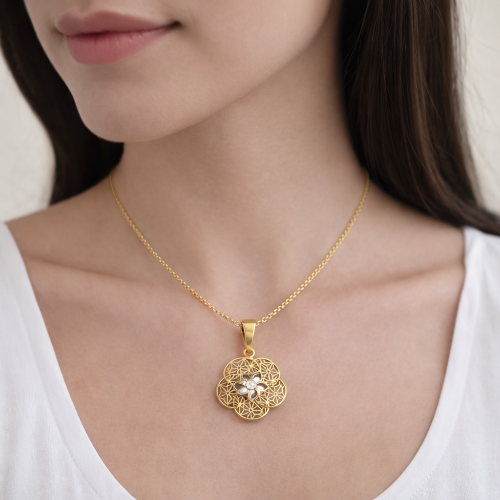 0.4 Carats Diamond Filigree Flower Pendant 18K Yellow Gold